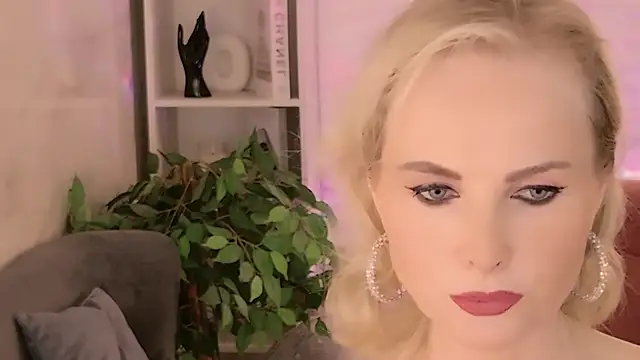 Sandra Kind online show from June 2026 06:52:02 AM