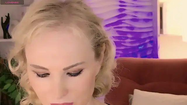 Sandra Kind online show from June 2026 05:11:01 AM