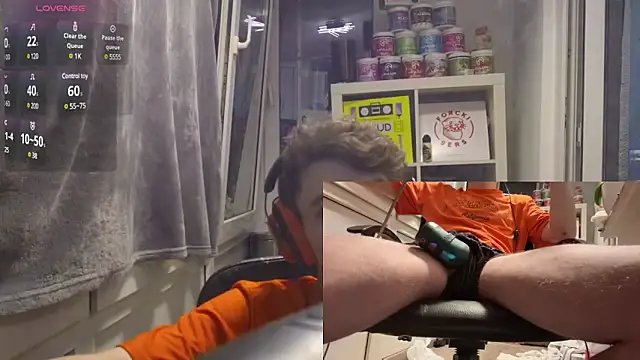 Snapshot of PainterHase chatting on February 2025 07:58:02 PM PainterHase online show from February 2025 07:58:02 PM