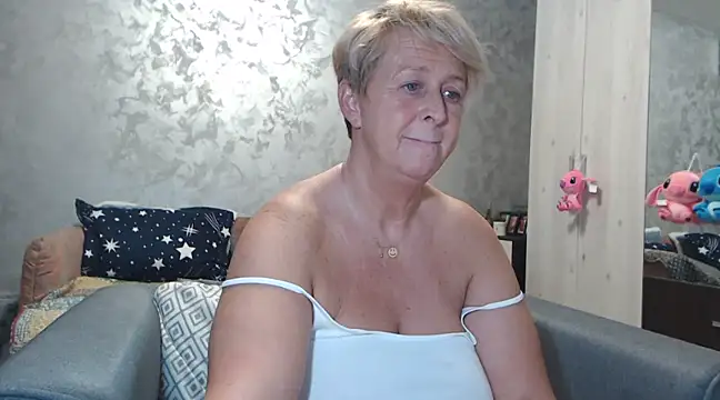 RosesandLillies online show from March 2025 08:29:02 PM