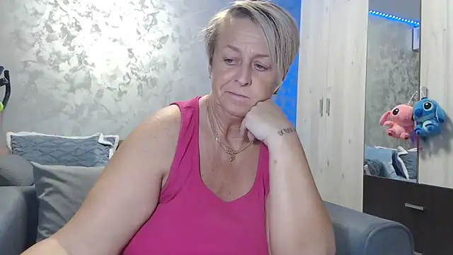 RosesandLillies online show from November 2025 05:24:02 PM