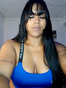 Snapshot of victoria_roussee chatting on November 2025 10:15:02 AM victoria roussee online show from November 2025 10:15:02 AM