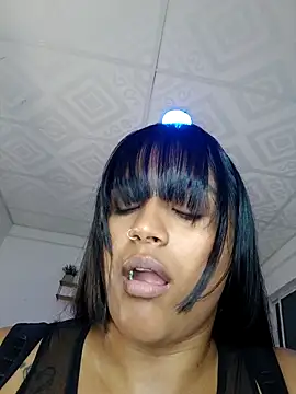 Snapshot of victoria_roussee chatting on November 2025 07:51:01 AM victoria roussee online show from November 2025 07:51:01 AM