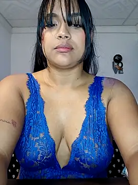 Snapshot of victoria_roussee chatting on November 2025 11:21:02 AM victoria roussee online show from November 2025 11:21:02 AM