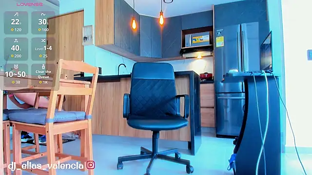 Snapshot of fitnolan chatting on February 2026 05:10:02 PM fitnolan online show from February 2026 05:10:02 PM