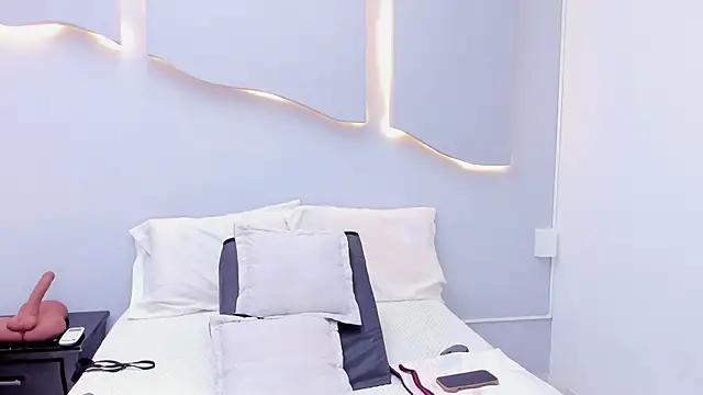 EmilyDiaaz online show from April 2026 12:23:01 PM