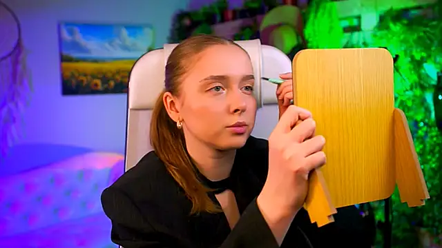 Snapshot of JenniferGraces chatting on February 2026 12:43:02 PM JenniferGraces online show from February 2026 12:43:02 PM