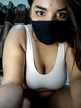 Louli ta online show from November 2025 09:53:01 PM