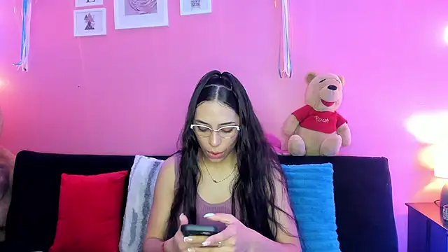 TANIA 06 online show from October 2025 08:20:01 PM