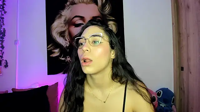 TANIA 06 online show from November 2025 01:17:02 PM