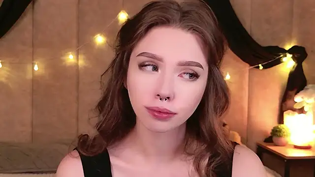 Snapshot of Sierra_Fane chatting on November 2025 05:51:01 AM Sierra Fane online show from November 2025 05:51:01 AM