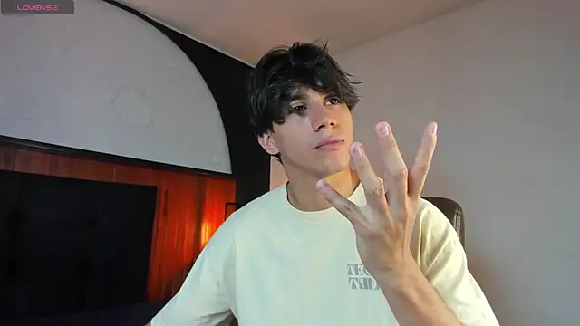 Allex Cano online show from April 2026 09:32:01 PM