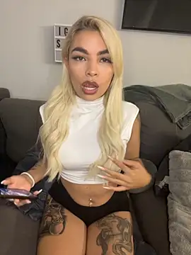 Snapshot of Natixrtt chatting on September 2025 10:12:01 PM Natixrtt online show from September 2025 10:12:01 PM