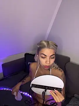 Snapshot of Natixrtt chatting on September 2025 05:18:02 PM Natixrtt online show from September 2025 05:18:02 PM