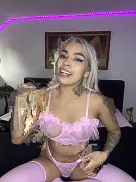 Snapshot of Natixrtt chatting on October 2025 03:08:02 PM Natixrtt online show from October 2025 03:08:02 PM