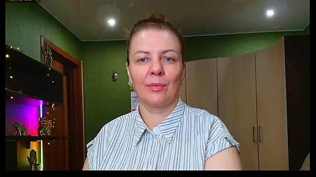 Snapshot of VeronikawGold chatting on July 2026 07:27:01 PM VeronikawGold online show from July 2026 07:27:01 PM