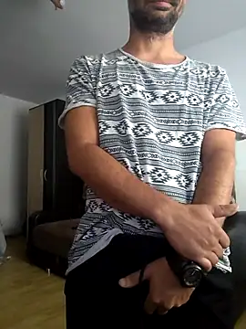 Snapshot of andreiiiii2025 chatting on September 2025 06:07:01 AM andreiiiii2025 online show from September 2025 06:07:01 AM