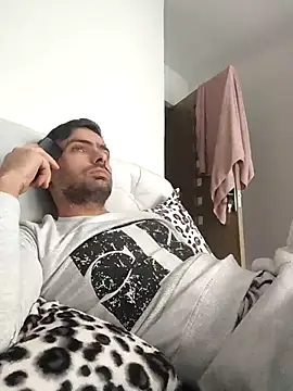 Snapshot of andreiiiii2025 chatting on December 2025 11:48:01 AM andreiiiii2025 online show from December 2025 11:48:01 AM