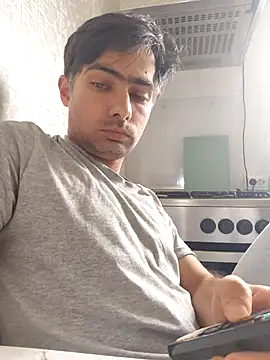 andreiiiii2025 online show from May 2026 06:40:01 AM