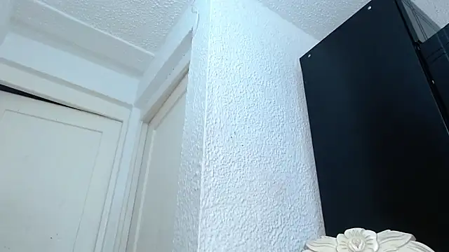 Snapshot of EngelCristaly chatting on February 2025 08:51:02 PM EngelCristaly online show from February 2025 08:51:02 PM