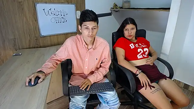 Snapshot of katty_And_alex chatting on February 2025 11:33:01 AM katty And alex online show from February 2025 11:33:01 AM