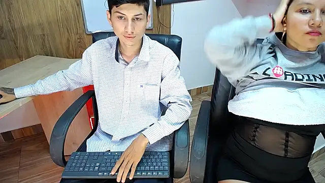 Snapshot of katty_And_alex chatting on February 2025 06:53:01 PM katty And alex online show from February 2025 06:53:01 PM