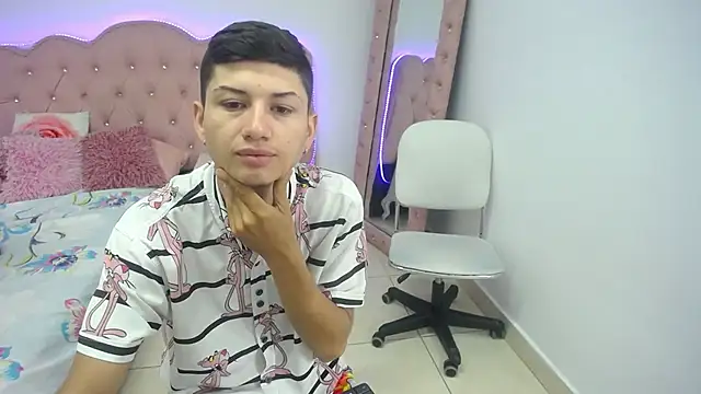 Snapshot of katty_And_alex chatting on March 2025 12:15:01 PM katty And alex online show from March 2025 12:15:01 PM