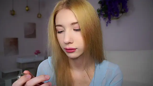 SunnivaCovil online show from December 2025 02:34:02 PM