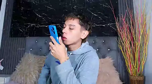 Snapshot of Noahoconor chatting on February 2025 01:02:01 PM Noahoconor online show from February 2025 01:02:01 PM