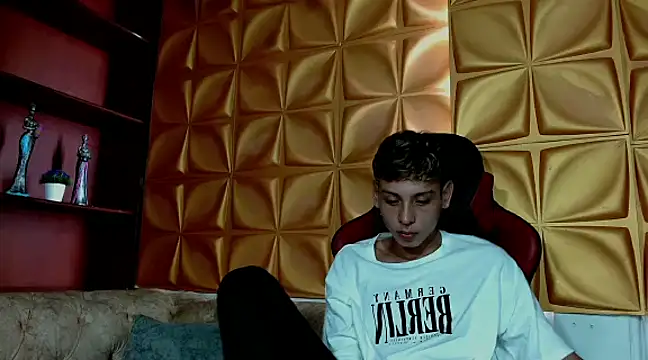 Snapshot of Noahoconor chatting on February 2025 10:42:01 PM Noahoconor online show from February 2025 10:42:01 PM