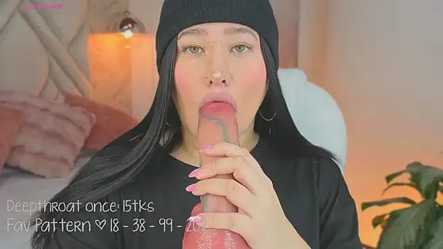 Snapshot of Leaa_Cox chatting on September 2025 03:29:01 AM Leaa Cox online show from September 2025 03:29:01 AM