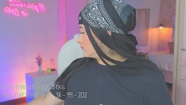 Snapshot of Leaa_Cox chatting on October 2025 03:13:02 AM Leaa Cox online show from October 2025 03:13:02 AM