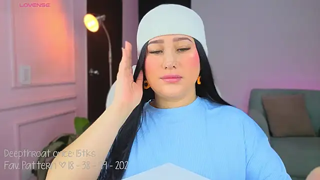 Snapshot of Leaa_Cox chatting on November 2025 03:27:01 AM Leaa Cox online show from November 2025 03:27:01 AM