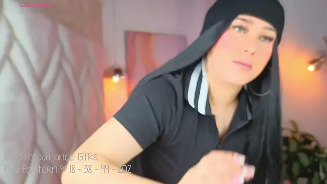 Snapshot of Leaa_Cox chatting on November 2025 03:15:01 AM Leaa Cox online show from November 2025 03:15:01 AM