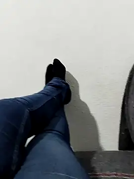 LindosPies online show from March 2025 01:22:01 AM