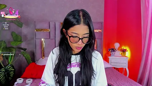 Tyla Ks online show from April 2026 07:58:01 PM