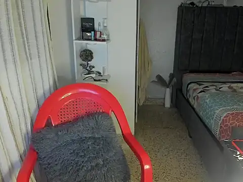 Snapshot of Fox2evans chatting on December 2025 07:23:01 AM Fox2evans online show from December 2025 07:23:01 AM