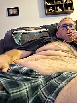 Snapshot of Smallone327 chatting on March 2025 04:35:01 AM Smallone327 online show from March 2025 04:35:01 AM