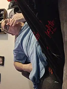 Smallone327 online show from April 2026 04:10:02 AM