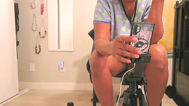 Queenanitadix online show from February 2026 08:02:01 PM