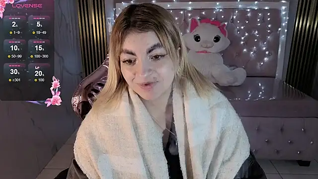 lili conor s online show from November 2025 03:16:02 AM