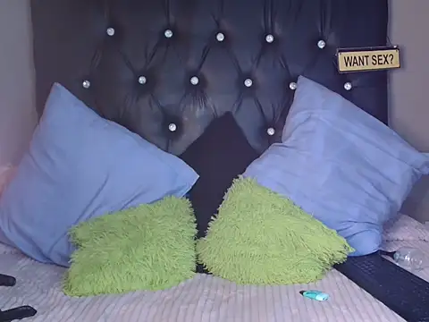 xxTatiannaxx online show from March 2026 01:23:01 AM