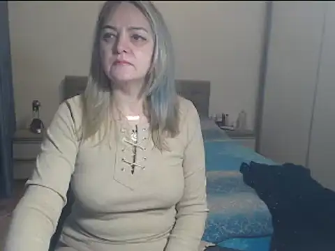 Snapshot of MatureDiana chatting on January 2025 03:23:02 AM MatureDiana online show from January 2025 03:23:02 AM