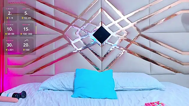 innocenthazel online show from October 2025 11:49:02 PM