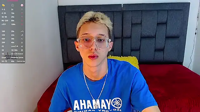 Snapshot of skinny_bigcock02 chatting on November 2025 08:21:01 PM skinny bigcock02 online show from November 2025 08:21:01 PM