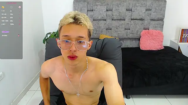 Snapshot of skinny_bigcock02 chatting on November 2025 08:29:01 PM skinny bigcock02 online show from November 2025 08:29:01 PM