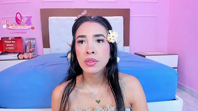 Snapshot of SOPHIATRISTA chatting on October 2025 12:17:02 PM SOPHIATRISTA online show from October 2025 12:17:02 PM