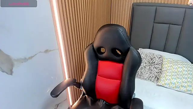 MEGANZARICK online show from November 2025 03:18:02 AM