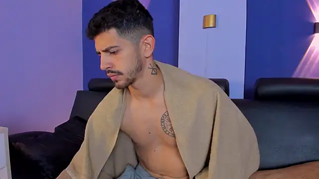 AlejandroStormm online show from October 2025 09:34:01 PM