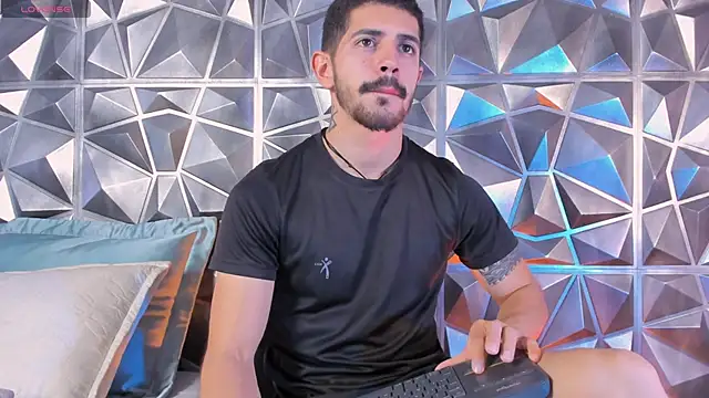 AlejandroStormm online show from March 2026 10:37:02 PM